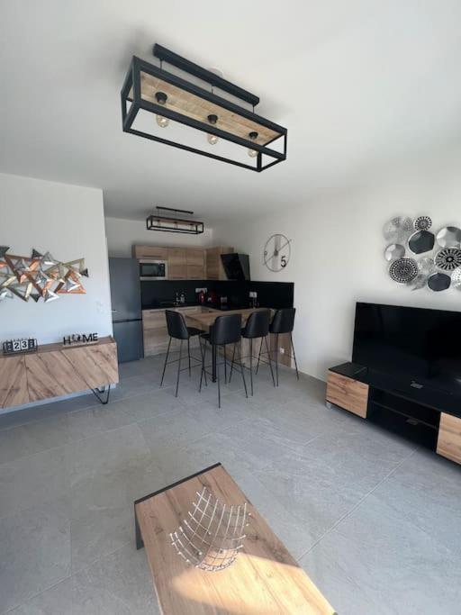 Superbe Appartement Neuf Aucalme Saint-Mandrier-sur-Mer Extérieur photo
