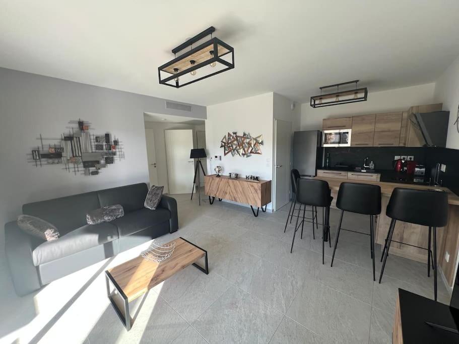 Superbe Appartement Neuf Aucalme Saint-Mandrier-sur-Mer Extérieur photo